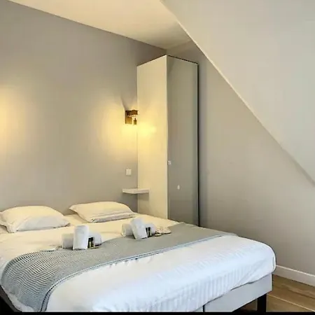 Le Duplex - *